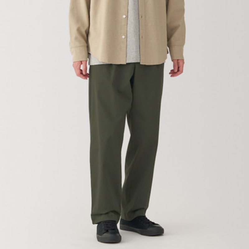 Men's Pleat Front Wide Leg Chinos.