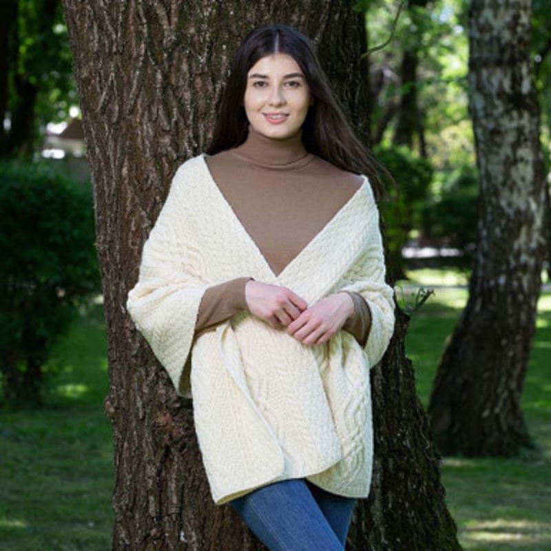 Classic Cable Wool Wrap