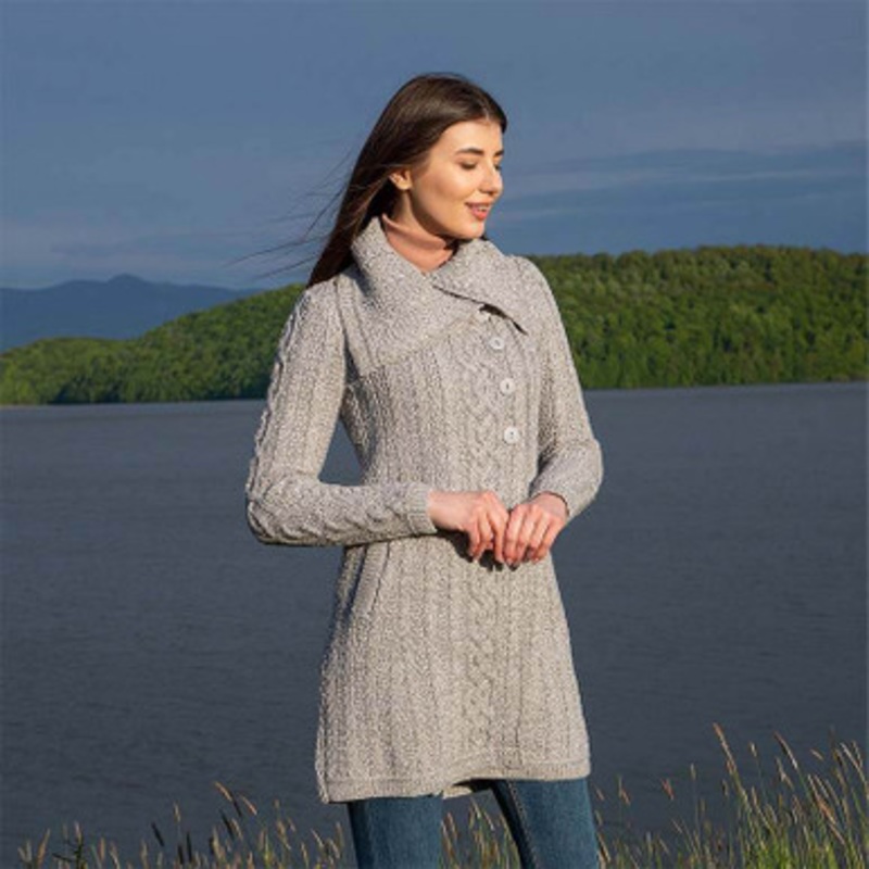 Ladies 3 Button Collar Coat