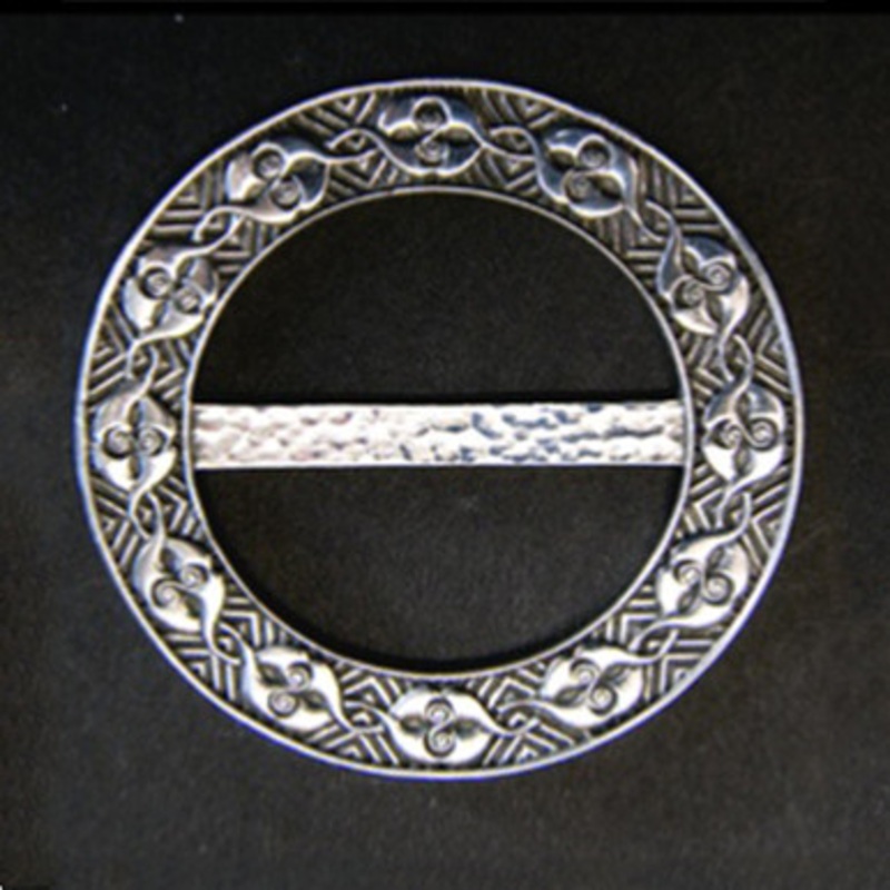 Large Celtic Kiss Scarf Ring