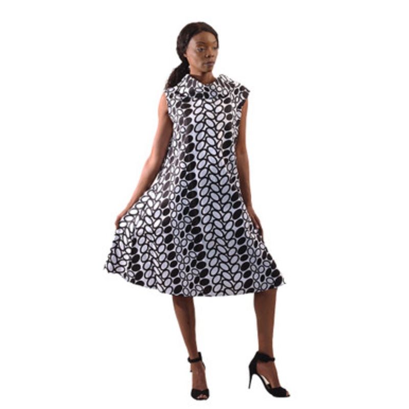 Wht/Blk Circle Print Collar Dress: Plus