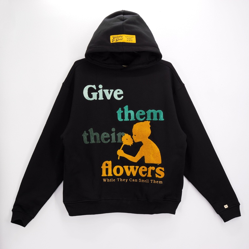 WATCH THEM GROW HOODIE BLACK