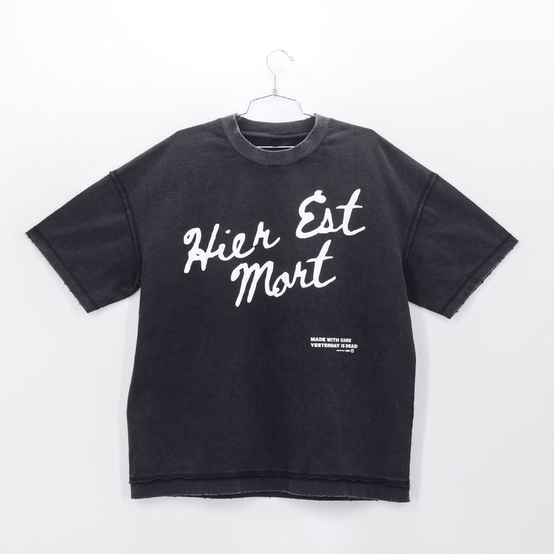 HEIR EST MORT VINTAGE TEE CHARCOAL